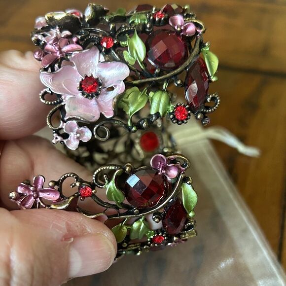 Vintage stunning Floral Enamel and Gemstone Bracelet - Picture 9 of 9